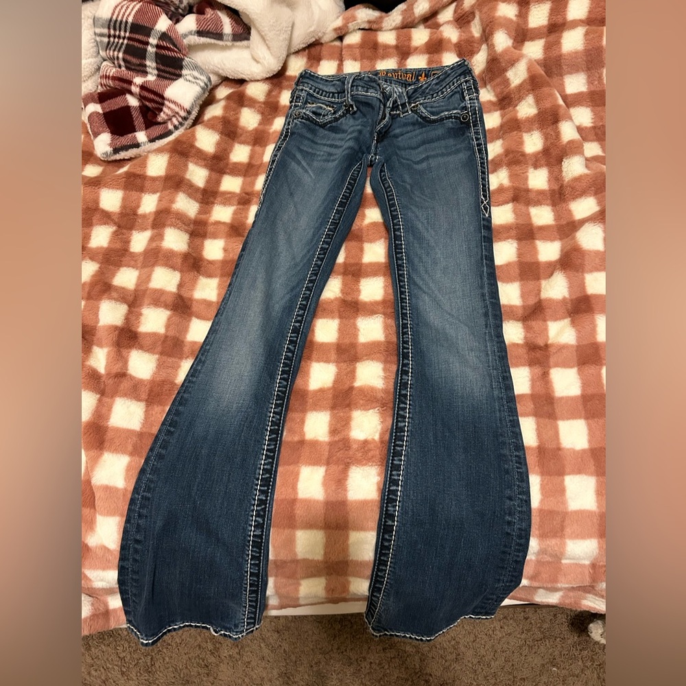 rock revival bootcut. inseam is 31”